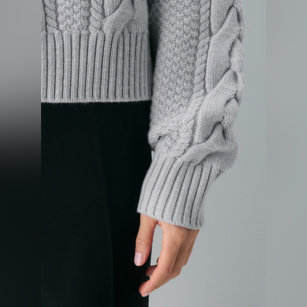 Aritzia Heritage Knit Merino‎ Wool Crew Hi-hip Sweater - Picture 4 of 10